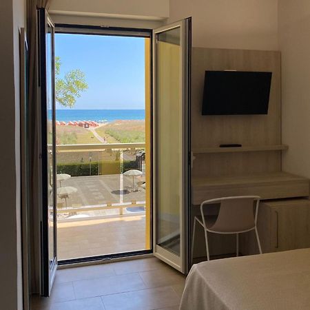 Hotel Vittoria Vasto Bagian luar foto