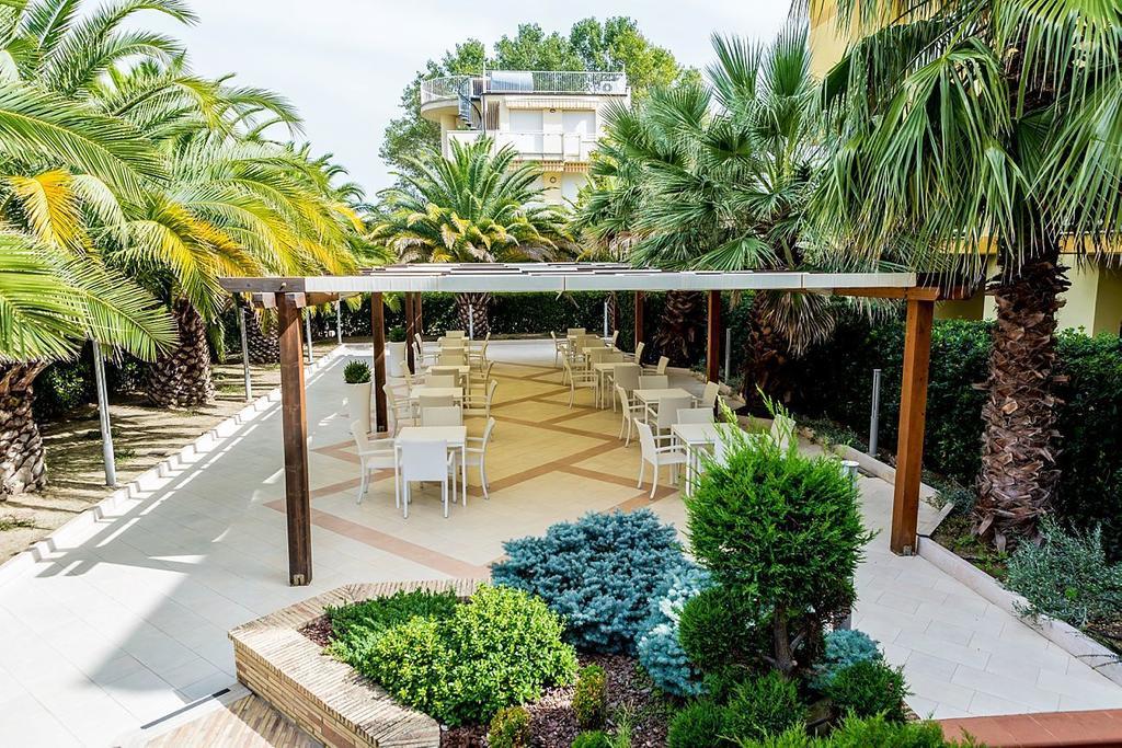 Hotel Vittoria Vasto Bagian luar foto