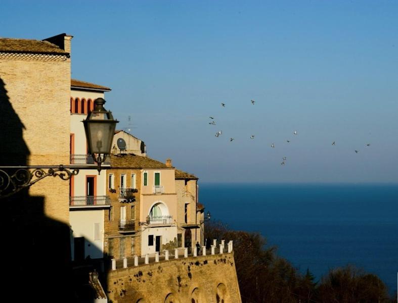 Hotel Vittoria Vasto Bagian luar foto